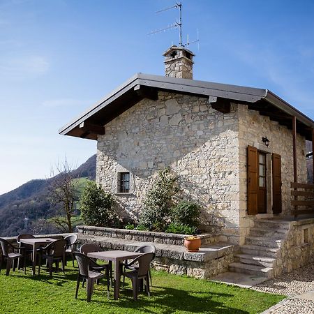 Ca' Baetti L'Antico Borgo Bed & Breakfast Roncola Bagian luar foto
