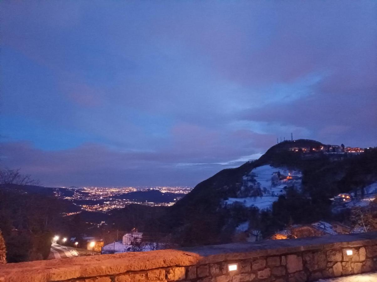 Ca' Baetti L'Antico Borgo Bed & Breakfast Roncola Bagian luar foto