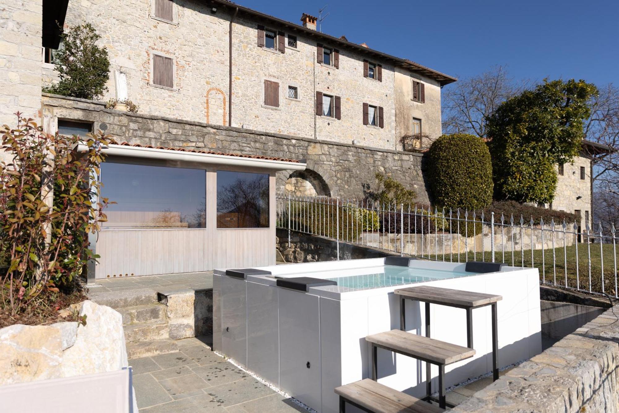 Ca' Baetti L'Antico Borgo Bed & Breakfast Roncola Bagian luar foto