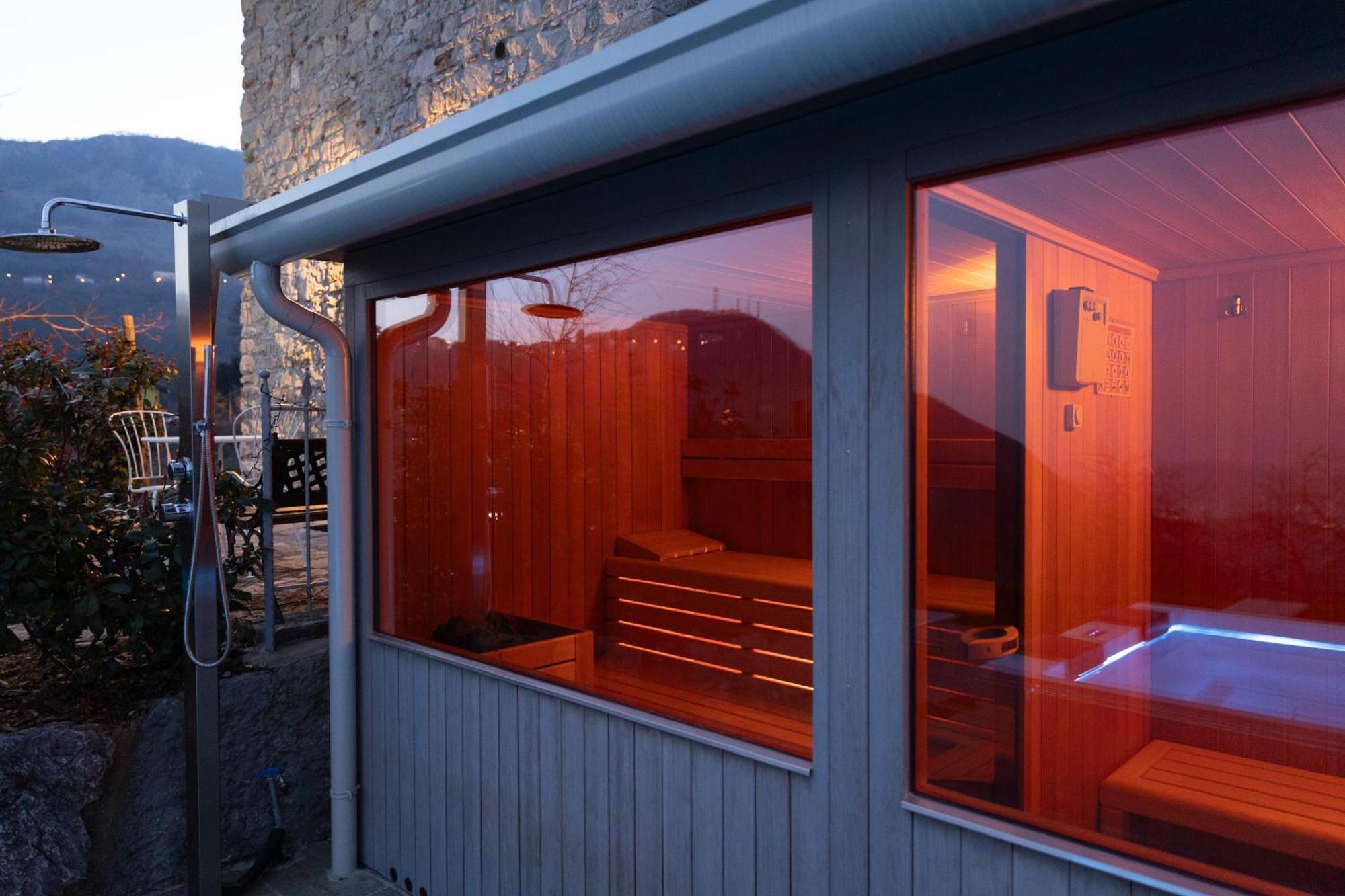 Ca' Baetti L'Antico Borgo Bed & Breakfast Roncola Bagian luar foto