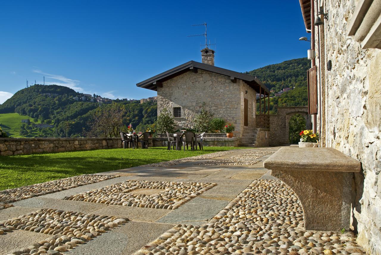 Ca' Baetti L'Antico Borgo Bed & Breakfast Roncola Bagian luar foto