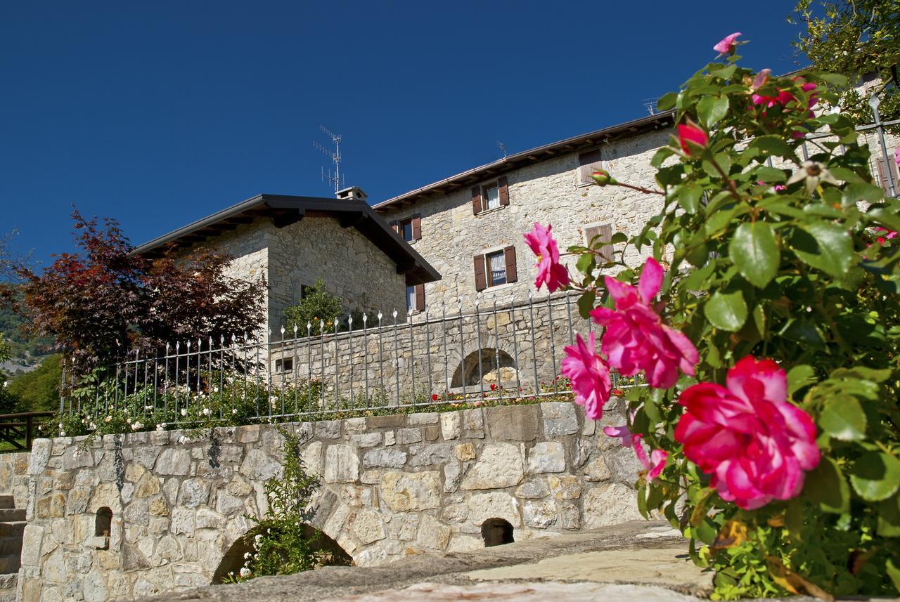 Ca' Baetti L'Antico Borgo Bed & Breakfast Roncola Bagian luar foto