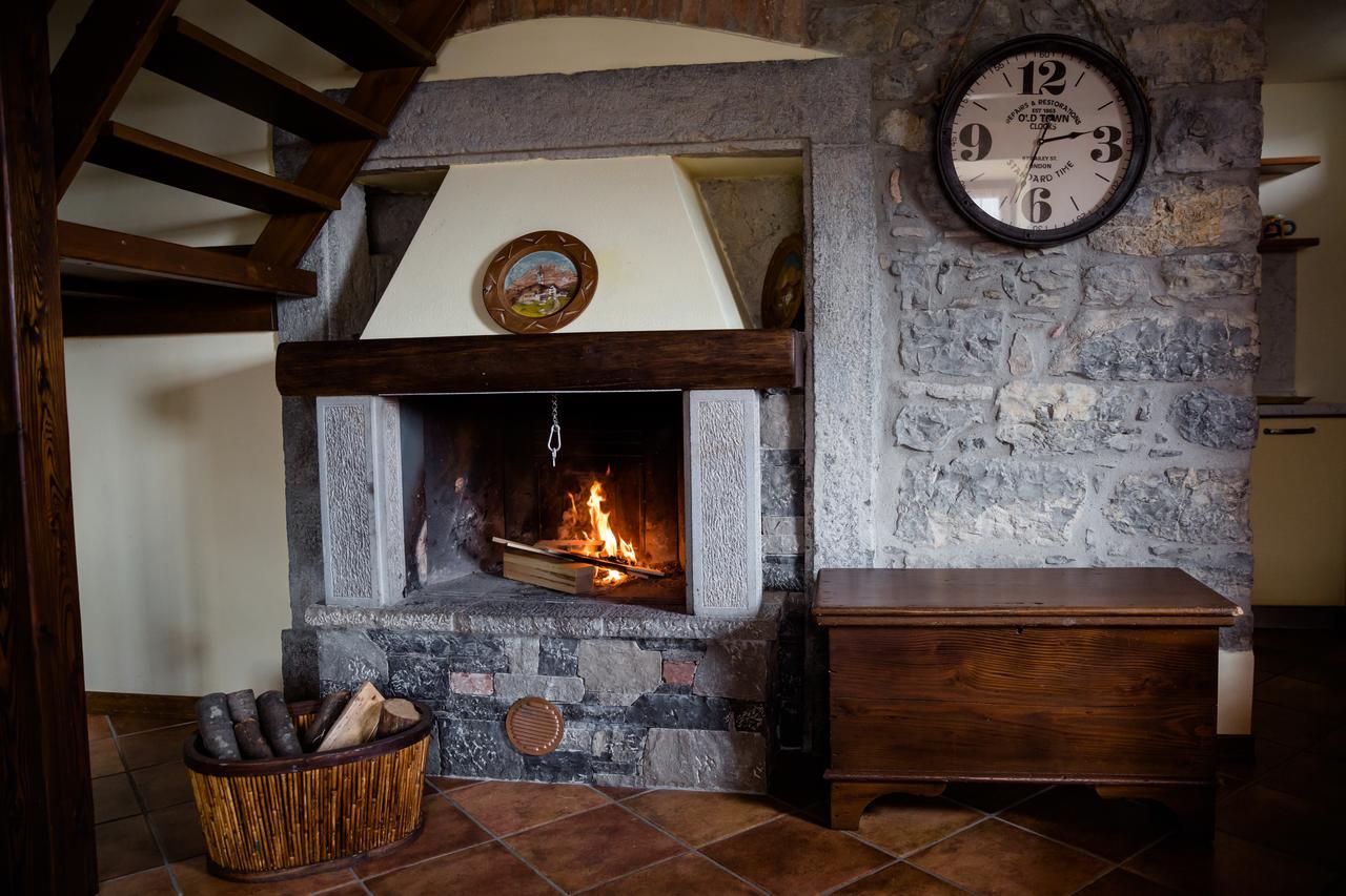 Ca' Baetti L'Antico Borgo Bed & Breakfast Roncola Bagian luar foto