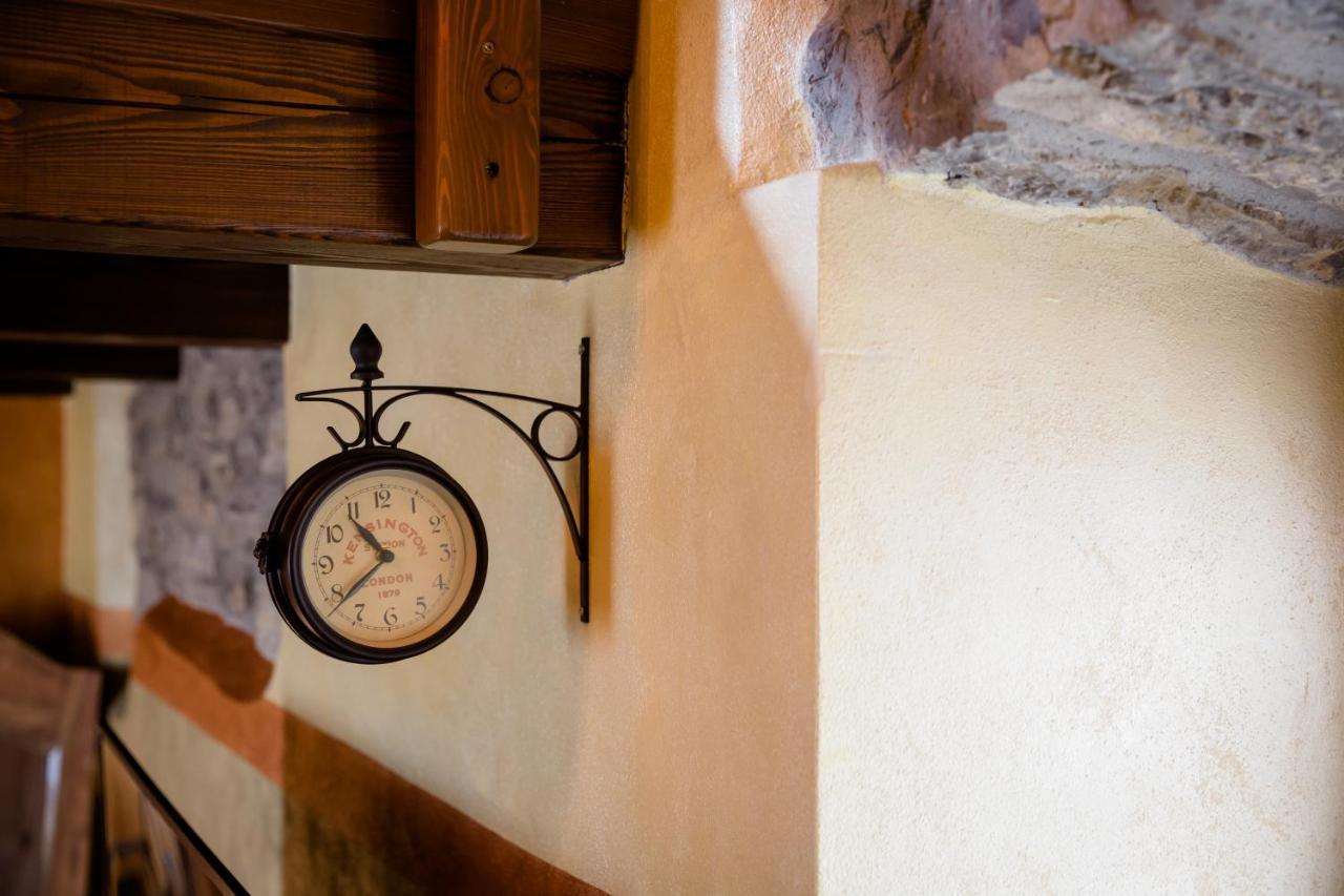 Ca' Baetti L'Antico Borgo Bed & Breakfast Roncola Bagian luar foto